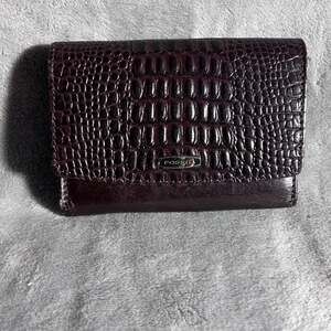Fossil Vintage Genuine Brown Leather Croc Embossed Trifold Wallet
